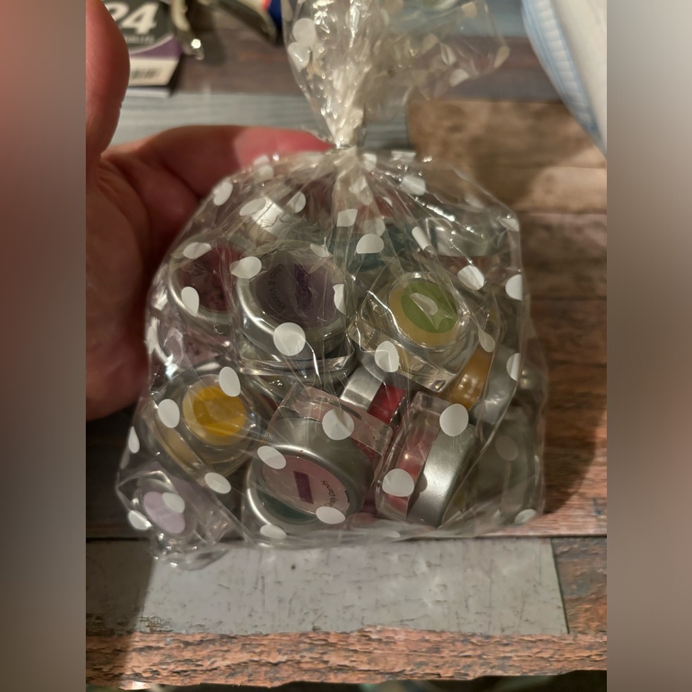 Small lot of scentsy samples